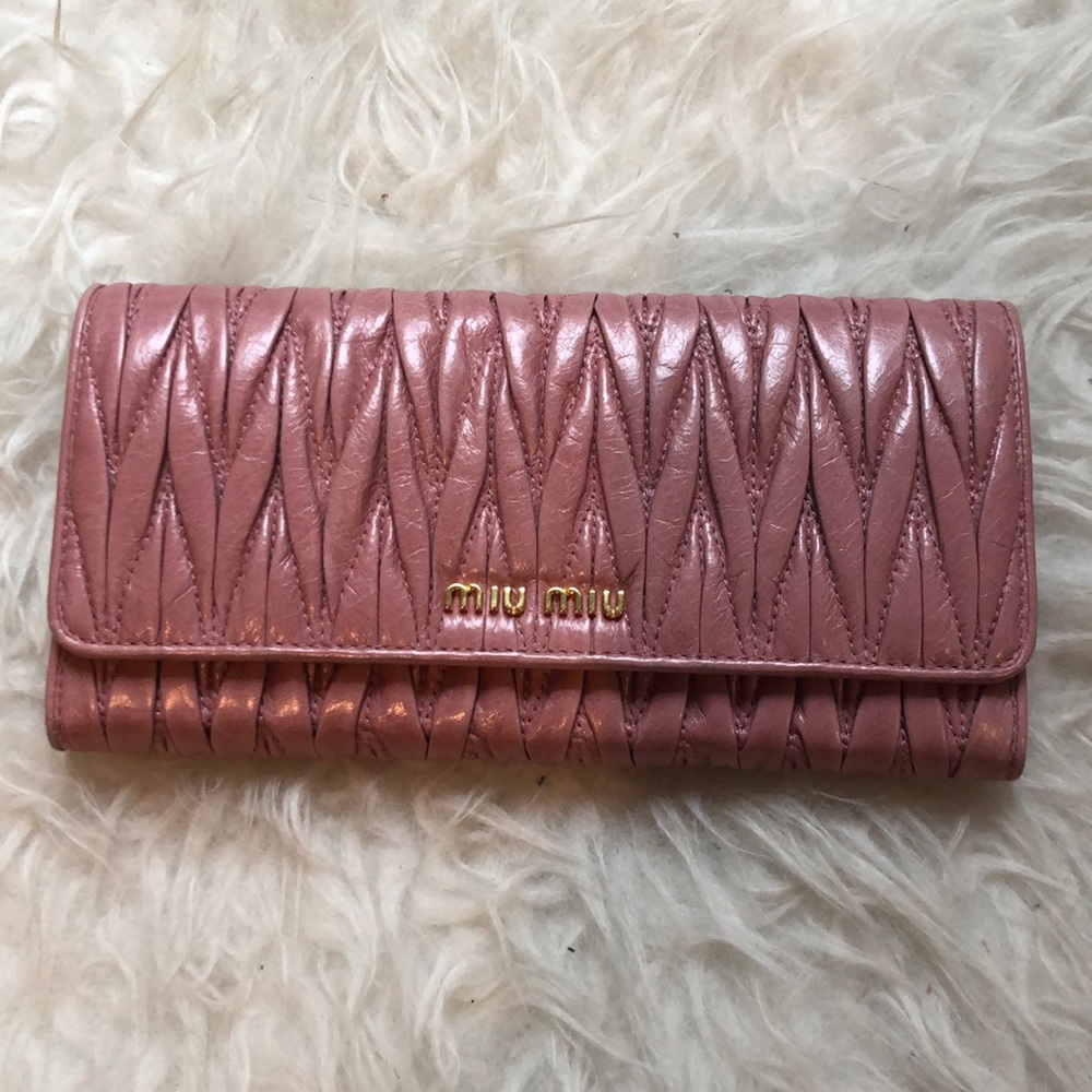 Miu Miu Matelassé Flap Wallet Pink